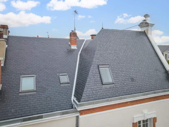 Travaux de couverture avec fenêtres de toit Vichy